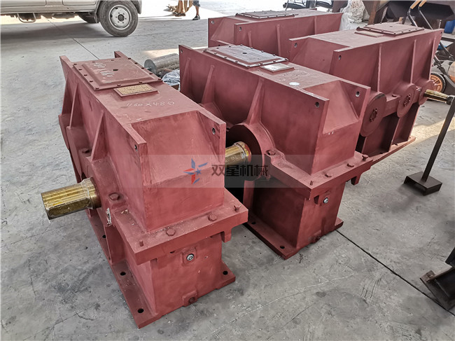 金屬撕碎機(jī)減速機(jī)采用什么類型，什么型號(hào)？