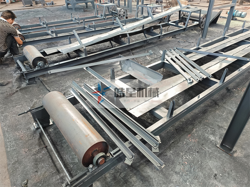 <a href='http://m.jkitzvalves.com' target='_blank'><span>鋁合金破碎機(jī)</span></a><a href='http://m.jkitzvalves.com/psxl/1279.html' target='_blank'><span>廢鋁破碎</span></a>分選設(shè)備輸送帶設(shè)備生產(chǎn)現(xiàn)場(chǎng)